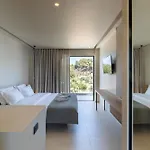 Pheia, Vriniotis Hotel