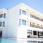 Pheia, Vriniotis 4*