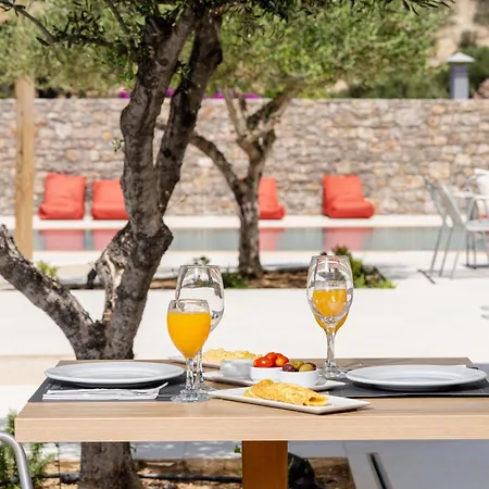 Pheia, Vriniotis فندق 4*