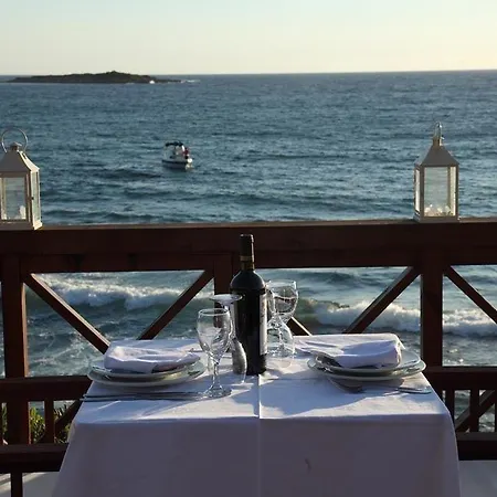 Pheia, Vriniotis Hotel