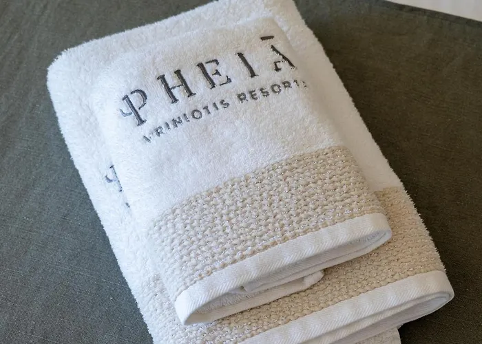 Pheia, Vriniotis Отель Катаколон